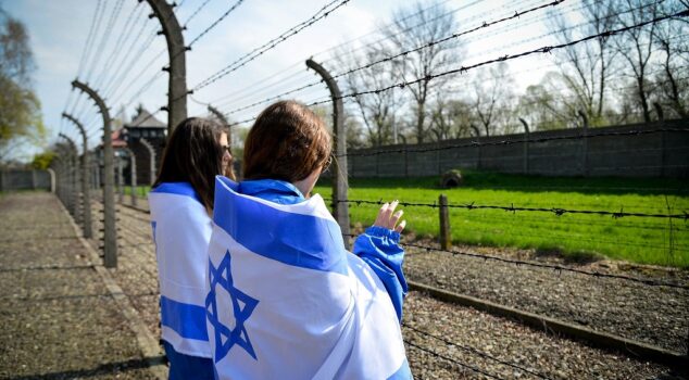 NEWS_Jewish-Future-Youth-Pledge-Photo-1